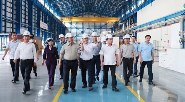 PM Pham Minh Chinh visits Mong Duong Thermal Power Company (Photo: VNA)