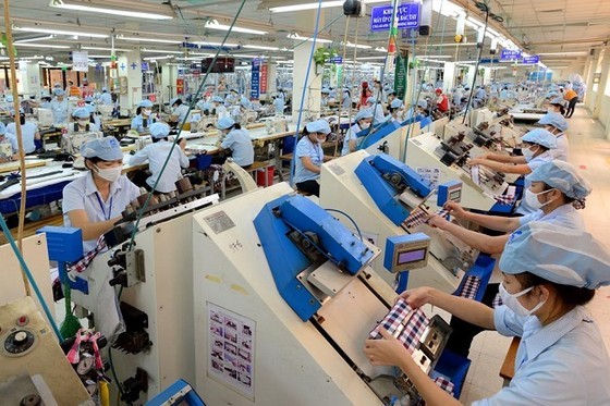 The garment industry is facing some difficulties in export markets due to the economic downturn