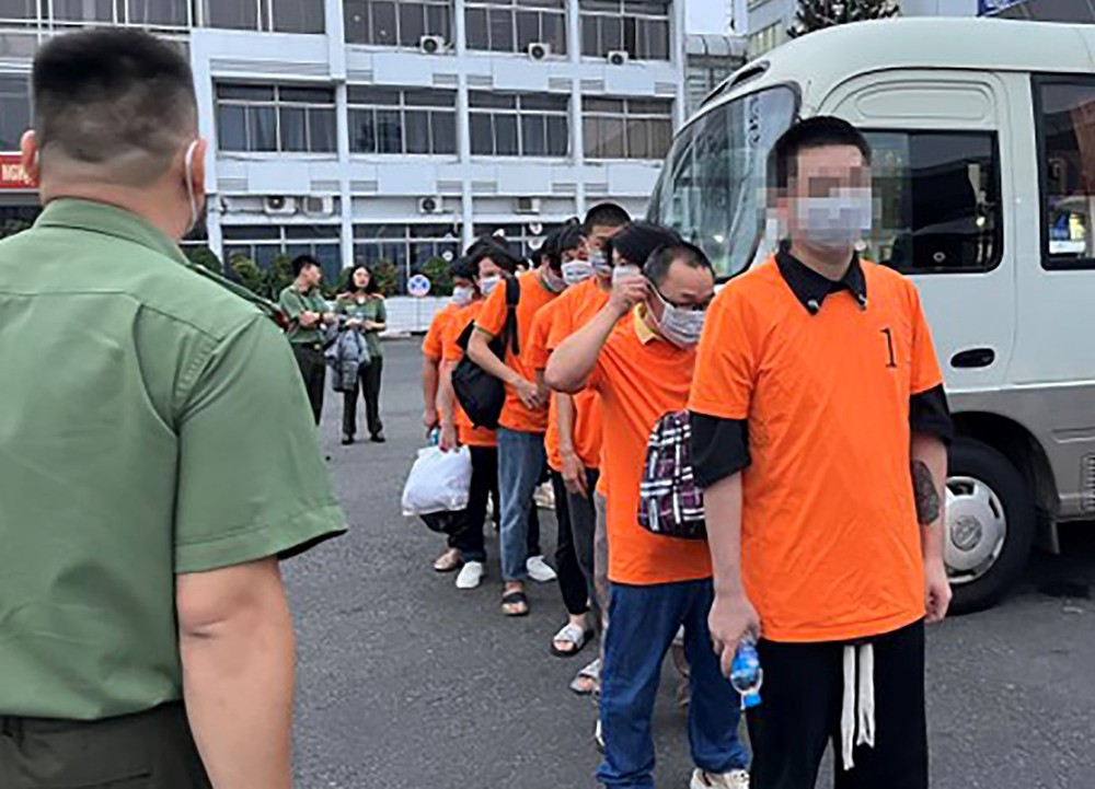 Vietnam deports foreign violators