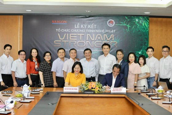 At the signing ceremony (Photo: SGGP)