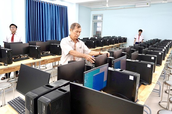 Lab with modern computer system is well invested for teaching and learning at Ngo Quyen Secondary School in Tan Binh District.