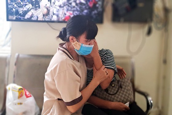 Relatives of the fire victims couldn't hold back their tears at bad news