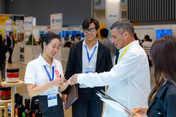 Vietnamese and American businesses seek opportunities to cooperate in supplying goods