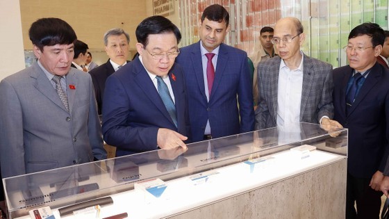 NA Chairman Hue says Vietnam and Bangladesh can enhance healthcare cooperation.