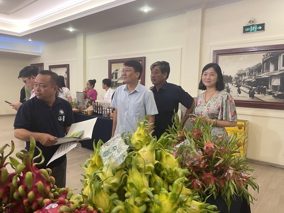 Many Vietnamese farmers cultivate dragon fruit with the lowest carbon footprints