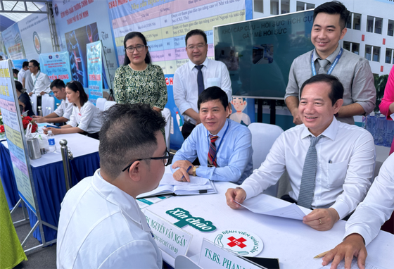 Hospital managers in HCMC in an employment festival for doctors ( Illustrative photo)