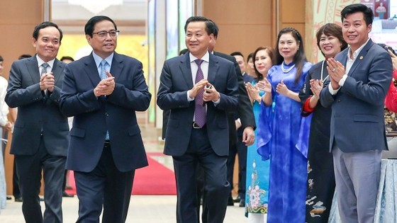 Prime Minister Pham Minh Chinh meets good entrepreneurs