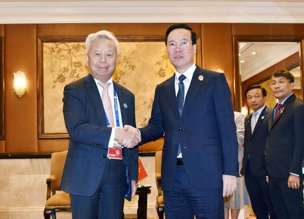 Vietnamese President Vo Van Thuong (R) and AIIB President Jin Liqun at their meeting in Beijing on October 19 (Photo: VNA) Vietnamese President Vo Van Thuong (R) and AIIB President Jin Liqun at their meeting in Beijing on October 19 (Photo: VNA)