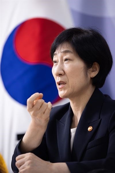 Minister of Environment of the RoK Han Wha-jin (Photo: https://www.koreatimes.co.kr/)