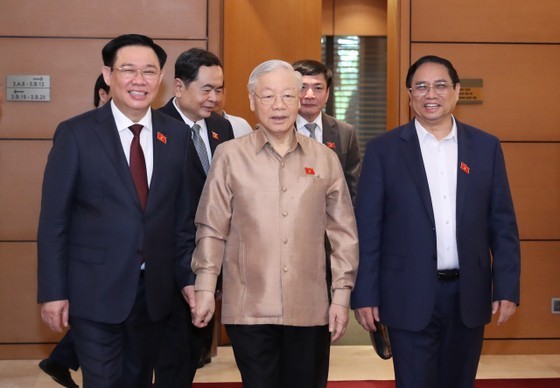 Party General Secretary Nguyen Phu Trong, and state leaders at the the 15th National Assembly
