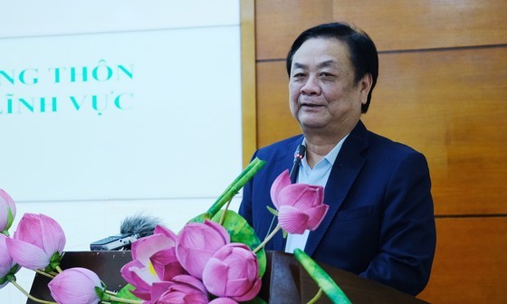 Minister of Agriculture and Rural Development Le Minh Hoan at the meeing