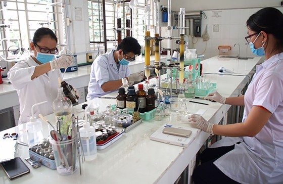 Students of Sai Gon University carry out scientific studies to protect environment