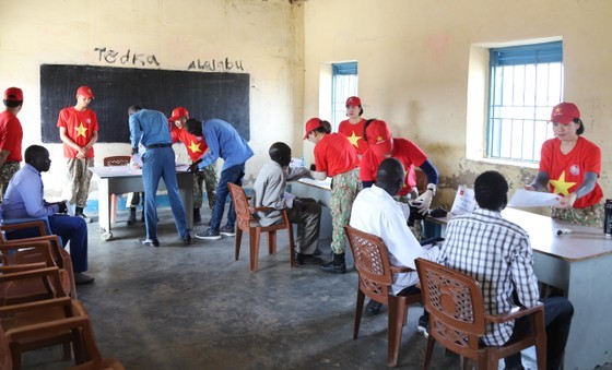 The room where Vietnamese doctors examine patients