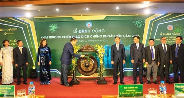 gong-beating-ceremony-at-the-hanoi-stock-exchange-7805.jpeg