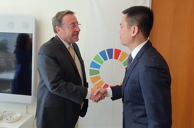 undp-administrator-achim-steiner-and-ambassador-dang-hoang-giang-5279.jpg