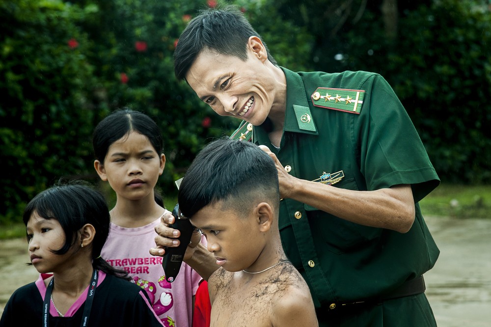 PSA Anh10-pham huy dang-0914048402-cac chu bo doi o dia ban.jpg