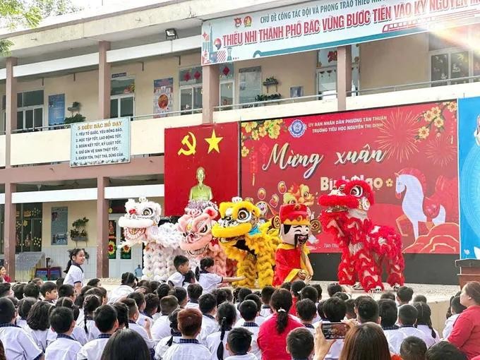 lion dance.jpg