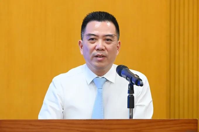 thu truong.jpg