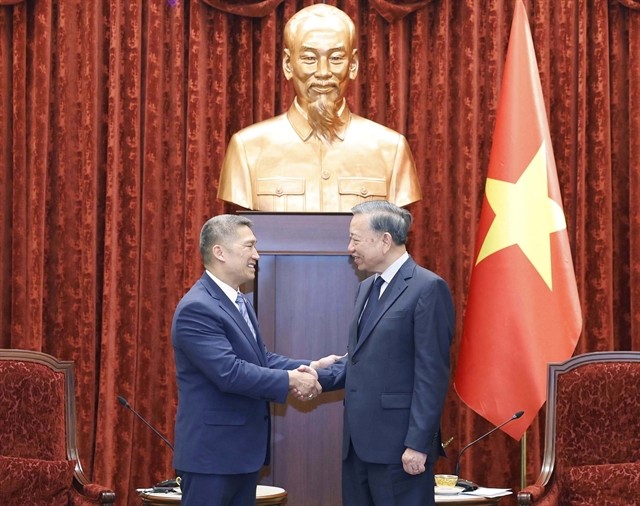 511443_5513933781637455_vna_potal_tong_bi_thu_chu_tich_nuoc_tiep_quyen_bo_truong_hai_quan_hoa_ky_8841748.jpg