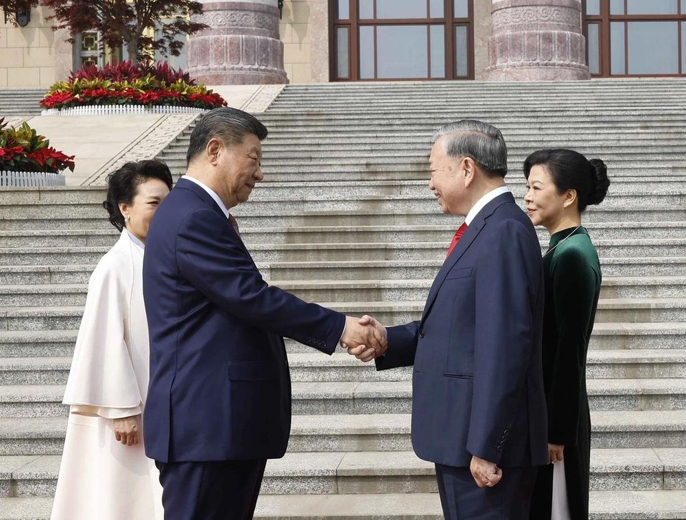 tong-bi-thu-le-don-trung-quoc-1-17762233880611436188570.jpg