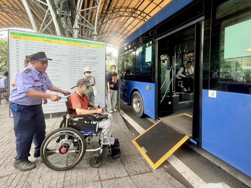 bus 1.jpg