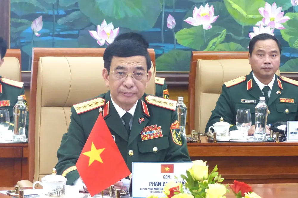 don-bt-quoc-phong-lao-8-754-3791.jpg