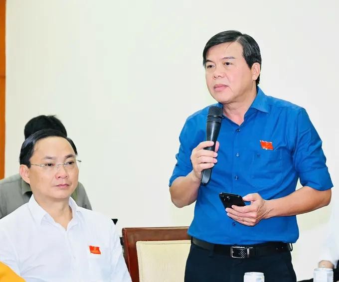 PHONG.jpg