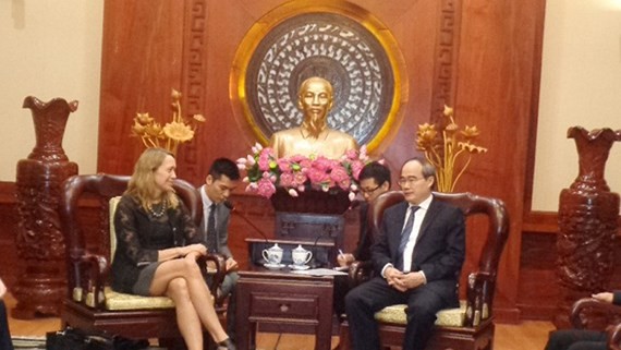 Secretary of the Ho Chi Minh City Party Committee Nguyen Thien Nhan and United States Consul General in HCMC Mary Tarnowka  (Photo:VOH)