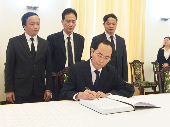 Vietnam declares two day national mourning for former PM Phan Van Khai ảnh 7