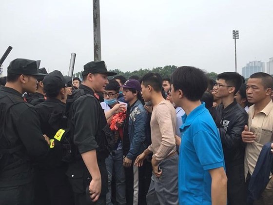 My Dinh Stadium becomes ‘hotspot’ for Vietnam- Malaysia football match ảnh 2