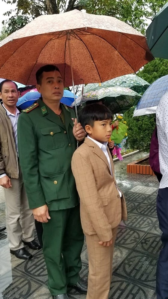 Hundreds of veterans commemorate martyrs in Po Hen Border Post ảnh 4