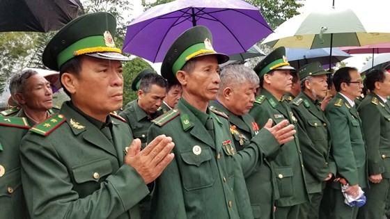 Hundreds of veterans commemorate martyrs in Po Hen Border Post ảnh 2