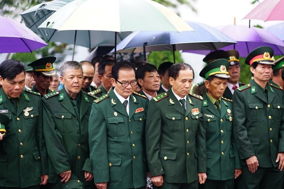Hundreds of veterans commemorate martyrs in Po Hen Border Post ảnh 8