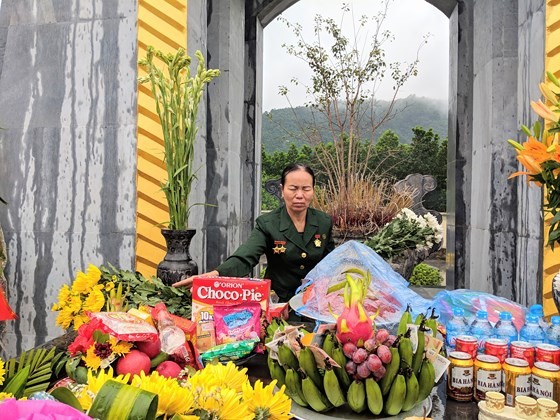 Hundreds of veterans commemorate martyrs in Po Hen Border Post ảnh 12