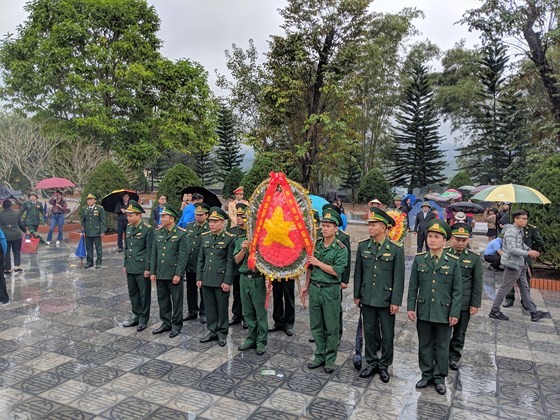 Hundreds of veterans commemorate martyrs in Po Hen Border Post ảnh 6