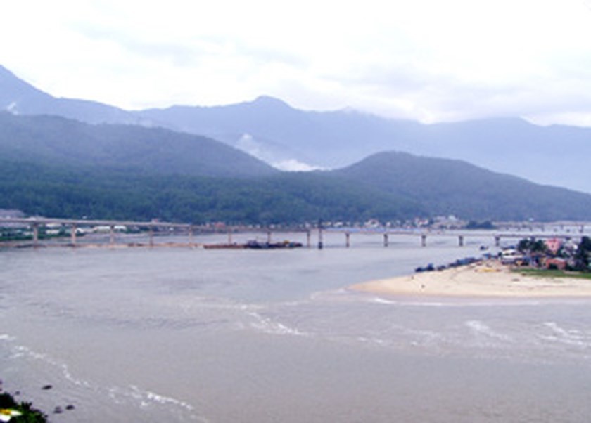 A part of Lang Co Bay seen from Hai Van Pass