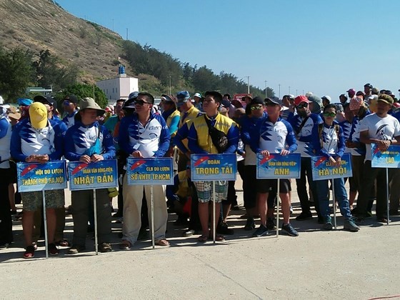 Quang Ngai kicks off Int’l Paragliding Championship for first time  ảnh 5