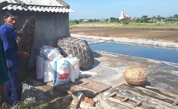 Ho Do salt field is deserted