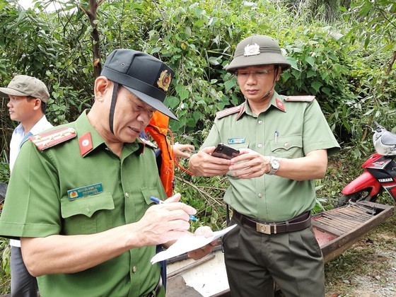 19 victims rescued from Rao Trang 4 hydropower plant ảnh 5