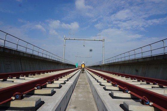 Recent fallen-off rubber cushion of metro line No.1 replaced 
