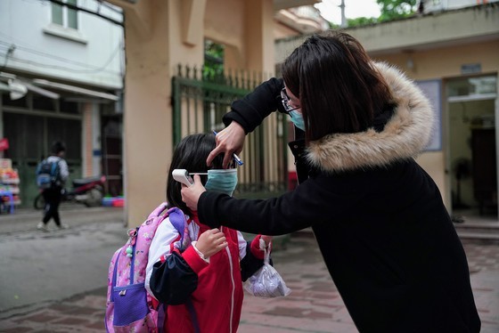 More than 2 million students come back to schools in Hanoi  ảnh 9