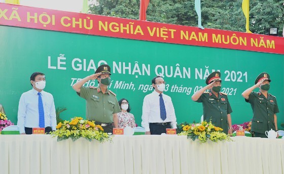 Nearly 5,000 youths of HCMC enter military service  ảnh 7