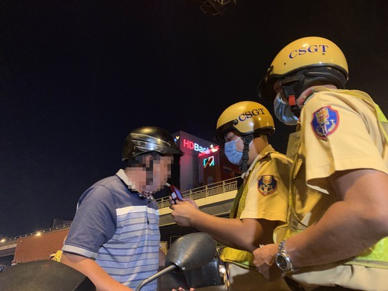 Traffic police penalize more than 7,000 cases of alcohol, drug abuse violations  ảnh 7