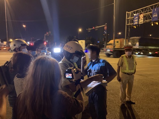 Traffic police penalize more than 7,000 cases of alcohol, drug abuse violations  ảnh 6