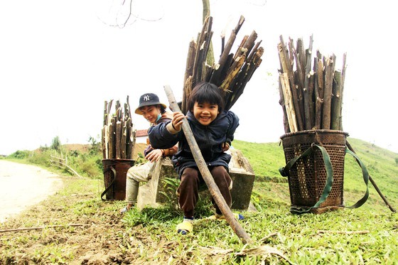 Ethnic minority villages built on mountains in Central Vietnam  ảnh 5