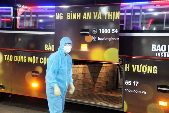 First flight carries 197 returners from Ho Chi Minh City to Binh Dinh   ảnh 9