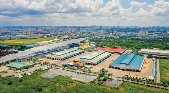 Binh Dien market allowed to use yard as gathering place of agricultural products ảnh 1