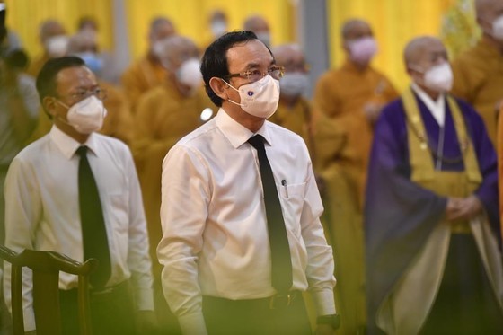 City leaders attend respect-paying ceremony for Most Venerable Thich Pho Tue ảnh 1