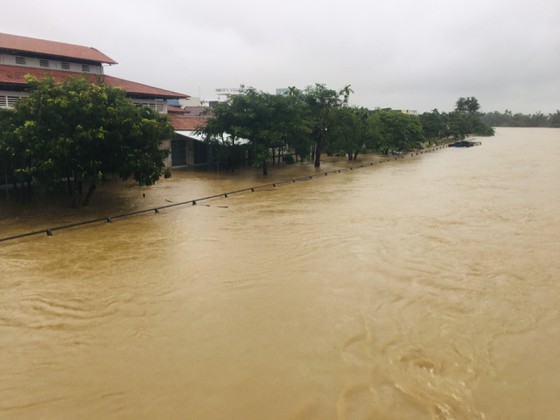  Central localities promptly evacuate people from flood-prone areas  ảnh 3
