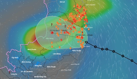 Low-pressure zone brings downpours to South-Central, Central Highlands regions ảnh 1